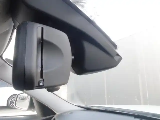 ＢＭＷ ３２０ｉ xDrive ツーリング スポーツ 岩手県 2015(平27)年 6.6万km アルピンホワイトⅢ インテリセーフ/LDW/純正HDDナビ/バックカメラ/ミラーETC/コンフォートアクセス/リアPDC/クルコン/パワーシート/D席社外シートヒーター/Pバックドア/キセノンライト/社外18インチホイール/16インチ冬タイヤホイールあり