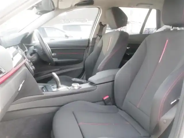 ＢＭＷ ３２０ｉ xDrive ツーリング スポーツ 岩手県 2015(平27)年 6.6万km アルピンホワイトⅢ インテリセーフ/LDW/純正HDDナビ/バックカメラ/ミラーETC/コンフォートアクセス/リアPDC/クルコン/パワーシート/D席社外シートヒーター/Pバックドア/キセノンライト/社外18インチホイール/16インチ冬タイヤホイールあり