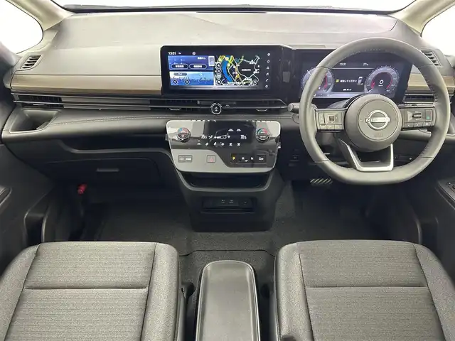 日産 セレナ e－パワー ハイウェイスター V 大阪府 2025(令7)年 0.1千km パール 360度セーフティアシスト/　・エマージェンシーブレーキ/　・前方衝突予測警報/　・アダプティブLEDヘッドライトシステム/　・車線逸脱防止支援システム/　・車線逸脱警報/　・アラウンドビューモニター/プロパイロット/純正メモリナビ/　　Bt/USB/フルセグTV/両側パワースライドドア/オートハイビーム/LEDオートライト/フォグランプ/合皮ハーフレザーシート/純正16インチアルミホイール/コーナーセンサー/アイドリングストップ/スマートキー/ビルトインETC2.0