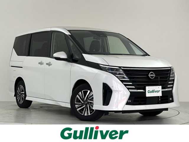 日産 セレナ e－パワー ハイウェイスター V 大阪府 2025(令7)年 0.1千km パール 360度セーフティアシスト/　・エマージェンシーブレーキ/　・前方衝突予測警報/　・アダプティブLEDヘッドライトシステム/　・車線逸脱防止支援システム/　・車線逸脱警報/　・アラウンドビューモニター/プロパイロット/純正メモリナビ/　　Bt/USB/フルセグTV/両側パワースライドドア/オートハイビーム/LEDオートライト/フォグランプ/合皮ハーフレザーシート/純正16インチアルミホイール/コーナーセンサー/アイドリングストップ/スマートキー/ビルトインETC2.0