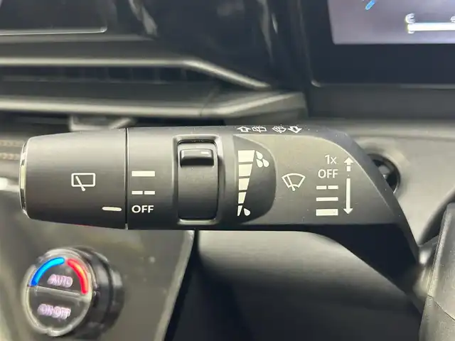 日産 セレナ e－パワー ハイウェイスター V 大阪府 2025(令7)年 0.1千km パール 360度セーフティアシスト/　・エマージェンシーブレーキ/　・前方衝突予測警報/　・アダプティブLEDヘッドライトシステム/　・車線逸脱防止支援システム/　・車線逸脱警報/　・アラウンドビューモニター/プロパイロット/純正メモリナビ/　　Bt/USB/フルセグTV/両側パワースライドドア/オートハイビーム/LEDオートライト/フォグランプ/合皮ハーフレザーシート/純正16インチアルミホイール/コーナーセンサー/アイドリングストップ/スマートキー/ビルトインETC2.0