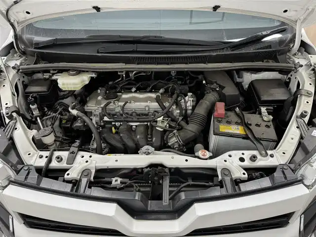 トヨタ ヴォクシー ZS 煌Ⅲ 三重県 2020(令2)年 5.2万km ホワイトパールクリスタルシャイン ガソリン/FF/MTモード付インパネCVT/純正 9インチナビ NSZT-Y68T/（AM/FM/CD/DVD/TV/SD/SDREC/Bluetooth/USB/HDMI）/バックガイドモニター/両側パワースライドドア/ドライブレコーダー 前方/ビルトイン ETC/Toyota Safety Sense/・プリクラッシュセーフティ［PCS］/・レーンディパーチャーアラート［LDA］/・オートハイビーム［AHB］/・クリアランスソナー/・パーキングサポートブレーキ（静止物）/・横滑り防止装置［TRC］/など/装備/・ハーフレザーシート/・クルーズコントロール/・左右独立温度調整＆後席独立調整オートエアコン/・オートライト/・LED ヘッドランプ＆フロントフォグランプ/・ステアリングスイッチ/・プッシュスタート/・充電用USBジャックx2/・純正16inAW/・保/取/・スマートキーx2/・D点検記録簿あり（R3/11、R5/1、R5/11、R6/11）/など