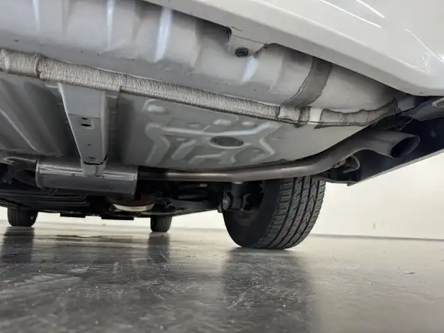 トヨタ ヴォクシー ZS 煌Ⅲ 三重県 2020(令2)年 5.2万km ホワイトパールクリスタルシャイン ガソリン/FF/MTモード付インパネCVT/純正 9インチナビ NSZT-Y68T/（AM/FM/CD/DVD/TV/SD/SDREC/Bluetooth/USB/HDMI）/バックガイドモニター/両側パワースライドドア/ドライブレコーダー 前方/ビルトイン ETC/Toyota Safety Sense/・プリクラッシュセーフティ［PCS］/・レーンディパーチャーアラート［LDA］/・オートハイビーム［AHB］/・クリアランスソナー/・パーキングサポートブレーキ（静止物）/・横滑り防止装置［TRC］/など/装備/・ハーフレザーシート/・クルーズコントロール/・左右独立温度調整＆後席独立調整オートエアコン/・オートライト/・LED ヘッドランプ＆フロントフォグランプ/・ステアリングスイッチ/・プッシュスタート/・充電用USBジャックx2/・純正16inAW/・保/取/・スマートキーx2/・D点検記録簿あり（R3/11、R5/1、R5/11、R6/11）/など