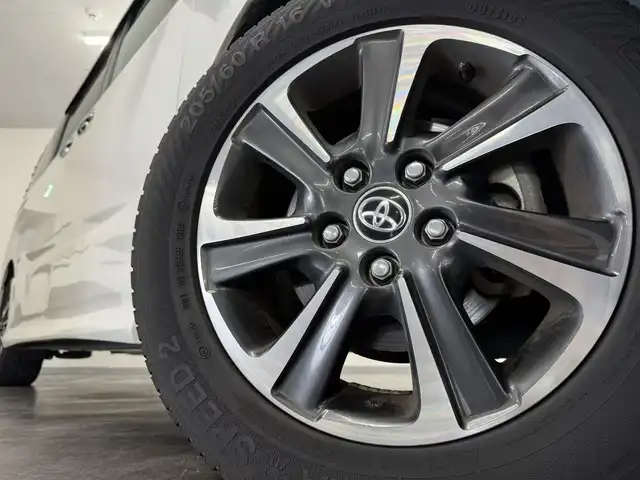 トヨタ ヴォクシー ZS 煌Ⅲ 三重県 2020(令2)年 5.2万km ホワイトパールクリスタルシャイン ガソリン/FF/MTモード付インパネCVT/純正 9インチナビ NSZT-Y68T/（AM/FM/CD/DVD/TV/SD/SDREC/Bluetooth/USB/HDMI）/バックガイドモニター/両側パワースライドドア/ドライブレコーダー 前方/ビルトイン ETC/Toyota Safety Sense/・プリクラッシュセーフティ［PCS］/・レーンディパーチャーアラート［LDA］/・オートハイビーム［AHB］/・クリアランスソナー/・パーキングサポートブレーキ（静止物）/・横滑り防止装置［TRC］/など/装備/・ハーフレザーシート/・クルーズコントロール/・左右独立温度調整＆後席独立調整オートエアコン/・オートライト/・LED ヘッドランプ＆フロントフォグランプ/・ステアリングスイッチ/・プッシュスタート/・充電用USBジャックx2/・純正16inAW/・保/取/・スマートキーx2/・D点検記録簿あり（R3/11、R5/1、R5/11、R6/11）/など