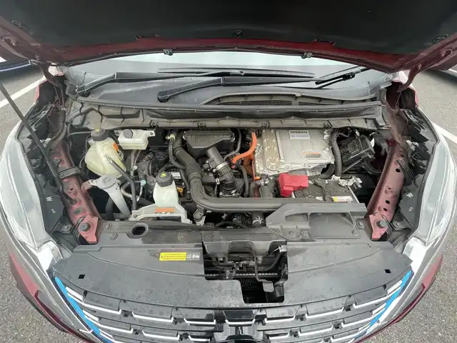 日産 セレナ e－パワー ハイウェイスター V 栃木県 2020(令2)年 6.3万km マルーンレッド 2トーン 360度セーフティーアシスト/純正フリップダウンモニター/プロパイロット/純正10インチＳＤナビ/・フルセグ/・CD/DV/Blueray/・FM/AM/SD/アラウンドビューモニター/インテリジェントスマートルームミラー/ビルトインETC/ドライブレコーダー/両側パワースライド/電子パーキングブレーキ/オートホールド/革巻きステアリング/ステアリングスイッチ/スマートキー/プッシュスタート/LEDヘッドライト/フォグランプ/オートライト/純正16AW/純正フロアマット/ドアバイザー/横滑り防止システム