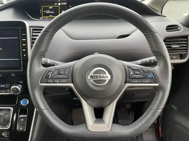 日産 セレナ e－パワー ハイウェイスター V 栃木県 2020(令2)年 6.3万km マルーンレッド 2トーン 360度セーフティーアシスト/純正フリップダウンモニター/プロパイロット/純正10インチＳＤナビ/・フルセグ/・CD/DV/Blueray/・FM/AM/SD/アラウンドビューモニター/インテリジェントスマートルームミラー/ビルトインETC/ドライブレコーダー/両側パワースライド/電子パーキングブレーキ/オートホールド/革巻きステアリング/ステアリングスイッチ/スマートキー/プッシュスタート/LEDヘッドライト/フォグランプ/オートライト/純正16AW/純正フロアマット/ドアバイザー/横滑り防止システム