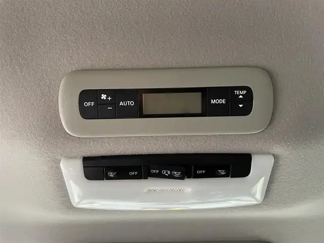 日産 セレナ e－パワー ハイウェイスター V 栃木県 2020(令2)年 6.3万km マルーンレッド 2トーン 360度セーフティーアシスト/純正フリップダウンモニター/プロパイロット/純正10インチＳＤナビ/・フルセグ/・CD/DV/Blueray/・FM/AM/SD/アラウンドビューモニター/インテリジェントスマートルームミラー/ビルトインETC/ドライブレコーダー/両側パワースライド/電子パーキングブレーキ/オートホールド/革巻きステアリング/ステアリングスイッチ/スマートキー/プッシュスタート/LEDヘッドライト/フォグランプ/オートライト/純正16AW/純正フロアマット/ドアバイザー/横滑り防止システム