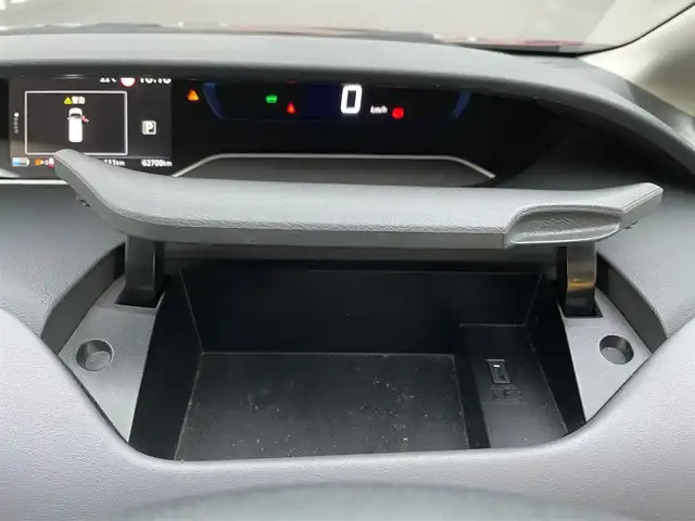 日産 セレナ e－パワー ハイウェイスター V 栃木県 2020(令2)年 6.3万km マルーンレッド 2トーン 360度セーフティーアシスト/純正フリップダウンモニター/プロパイロット/純正10インチＳＤナビ/・フルセグ/・CD/DV/Blueray/・FM/AM/SD/アラウンドビューモニター/インテリジェントスマートルームミラー/ビルトインETC/ドライブレコーダー/両側パワースライド/電子パーキングブレーキ/オートホールド/革巻きステアリング/ステアリングスイッチ/スマートキー/プッシュスタート/LEDヘッドライト/フォグランプ/オートライト/純正16AW/純正フロアマット/ドアバイザー/横滑り防止システム