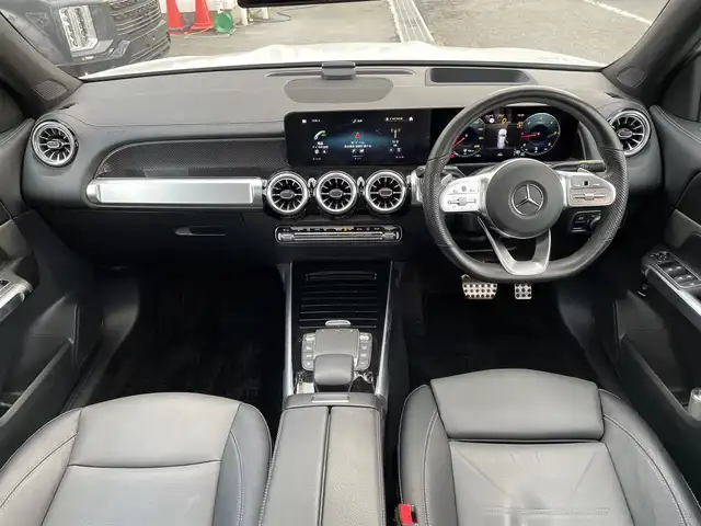 メルセデス・ベンツ Ｍ・ベンツ ＧＬＢ２００ｄ 4マチック AMGライン 東京都 2022(令4)年 3.5万km デジタルホワイト ユーザー買取車/純正ナビ/＜フルセグ/BT/USB入力端子＞/チタニウムグレーシート（革）/アドバンスパッケージ/・全周囲カメラ/・HUD/・ブランドロゴプロジェクターライト/・パノラマサンルーム/・アダプティブクルーズコントロール/カメラ&パーキング（駐車支援）/レーンチェンジアシスト/アクティブレーンキーピングアシスト/アクティブブレーキアシスト（PCS）/ブラインドスポットアシスト（BSM）/ダイナミックセレクト（ドライブモード）/インテリジェントライトシステム（AFS）/デジタルルームミラー（リアドラレコ連動）/DSR/前後ドラレコ /パワーバックドア/パドルシフト/シートヒーター/コーナーセンサー /純正ETC/純正AW/純正フロアマット/純正LEDヘッドライト
