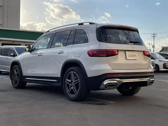 メルセデス・ベンツ Ｍ・ベンツ ＧＬＢ２００ｄ 4マチック AMGライン 東京都 2022(令4)年 3.5万km デジタルホワイト ユーザー買取車/純正ナビ/＜フルセグ/BT/USB入力端子＞/チタニウムグレーシート（革）/アドバンスパッケージ/・全周囲カメラ/・HUD/・ブランドロゴプロジェクターライト/・パノラマサンルーム/・アダプティブクルーズコントロール/カメラ&パーキング（駐車支援）/レーンチェンジアシスト/アクティブレーンキーピングアシスト/アクティブブレーキアシスト（PCS）/ブラインドスポットアシスト（BSM）/ダイナミックセレクト（ドライブモード）/インテリジェントライトシステム（AFS）/デジタルルームミラー（リアドラレコ連動）/DSR/前後ドラレコ /パワーバックドア/パドルシフト/シートヒーター/コーナーセンサー /純正ETC/純正AW/純正フロアマット/純正LEDヘッドライト