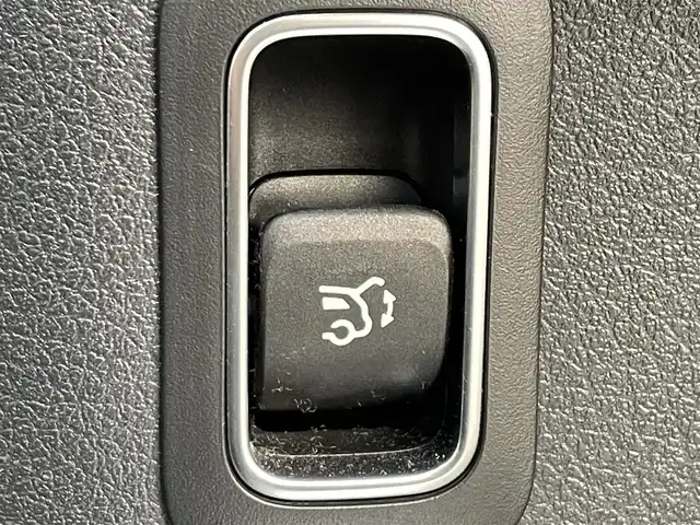 メルセデス・ベンツ Ｍ・ベンツ ＧＬＢ２００ｄ 4マチック AMGライン 東京都 2022(令4)年 3.5万km デジタルホワイト ユーザー買取車/純正ナビ/＜フルセグ/BT/USB入力端子＞/チタニウムグレーシート（革）/アドバンスパッケージ/・全周囲カメラ/・HUD/・ブランドロゴプロジェクターライト/・パノラマサンルーム/・アダプティブクルーズコントロール/カメラ&パーキング（駐車支援）/レーンチェンジアシスト/アクティブレーンキーピングアシスト/アクティブブレーキアシスト（PCS）/ブラインドスポットアシスト（BSM）/ダイナミックセレクト（ドライブモード）/インテリジェントライトシステム（AFS）/デジタルルームミラー（リアドラレコ連動）/DSR/前後ドラレコ /パワーバックドア/パドルシフト/シートヒーター/コーナーセンサー /純正ETC/純正AW/純正フロアマット/純正LEDヘッドライト