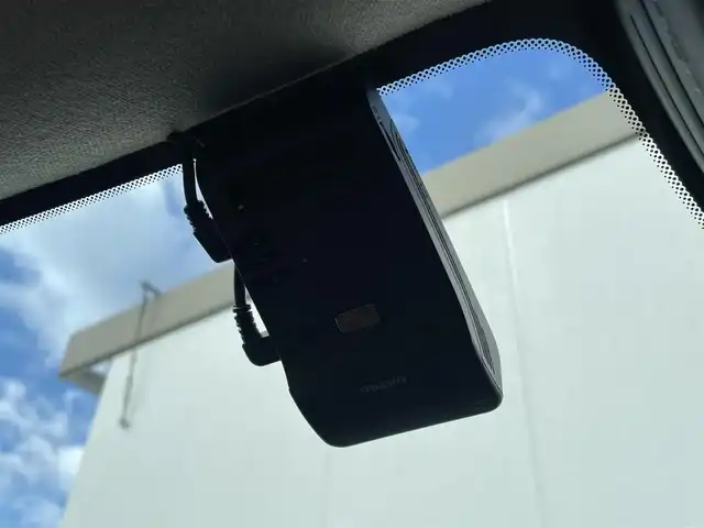 ボルボ ＸＣ４０ B4 AWD インスクリプション 東京都 2020(令2)年 4.1万km クリスタルホワイトP パノラマルーフ/純正ナビ/フルセグTV/DTV/USB/Bluetoothオーディオ/360°カメラ/レザーシート/シートヒーター/harman/kardonスピーカー/パワーバックドア/純正ドライブレコーダー/アダプティブクルーズコントロール/ブラインドスポットモニター/レーンキープ/LEDヘッドライト