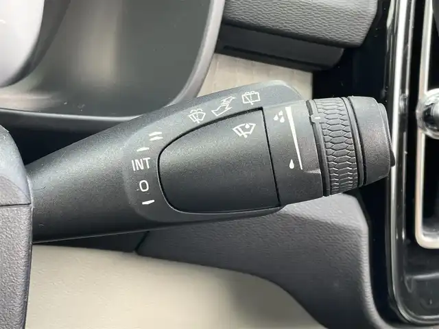 ボルボ ＸＣ４０ B4 AWD インスクリプション 東京都 2020(令2)年 4.1万km クリスタルホワイトP パノラマルーフ/純正ナビ/フルセグTV/DTV/USB/Bluetoothオーディオ/360°カメラ/レザーシート/シートヒーター/harman/kardonスピーカー/パワーバックドア/純正ドライブレコーダー/アダプティブクルーズコントロール/ブラインドスポットモニター/レーンキープ/LEDヘッドライト