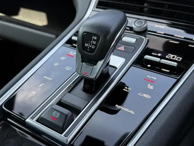 ポルシェ パナメーラ 4S 静岡県 2017(平29)年 1.9万km 黒 レザーシート/電動リアゲート/BSM/BOSEサウンド/純正ナビ/(CD/DVD/BT/CarPlay/フルセグ)/バックカメラ/ACC/LKA/パーキングアシスト/メモリー付パワーシート/全席シートヒーター/キーレスキー/ETC/純正フロアマット/純正20インチアルミホイール/保証書/取説/スペアキー