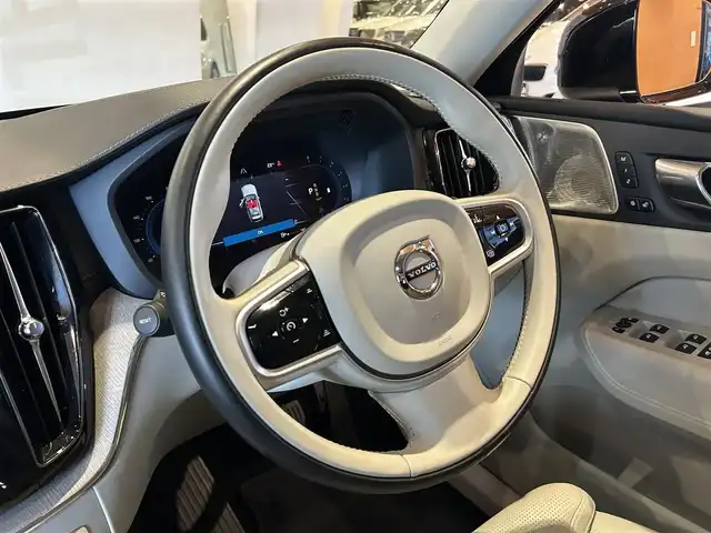 ボルボ ボルボ ＸＣ６０ B5 AWD インスクリプション 道央・札幌 2021(令3)年 3.9万km オニキスブラックP メタリックペイント/ラグジュアリーパッケージ/　・電動パノラマガラスサンルーフ/　・Bowers&Wilkinsプレミアムサウンド/Googleナビ/USB/Bluetooth/360°カメラ/ACC/BLIS/CTA/パイロットアシスト/LKA/CitySafety/フルアクティブハイビーム/ワイヤレスチャージング/LEDヘッドライト/ヘッドアップディスプレイ/ナッパレザーシート/シートヒーター/シートベンチレーション/ステアリングヒーター/パワーテールゲート/Googleナビは2025年12月以降は有償(無料期間4年)