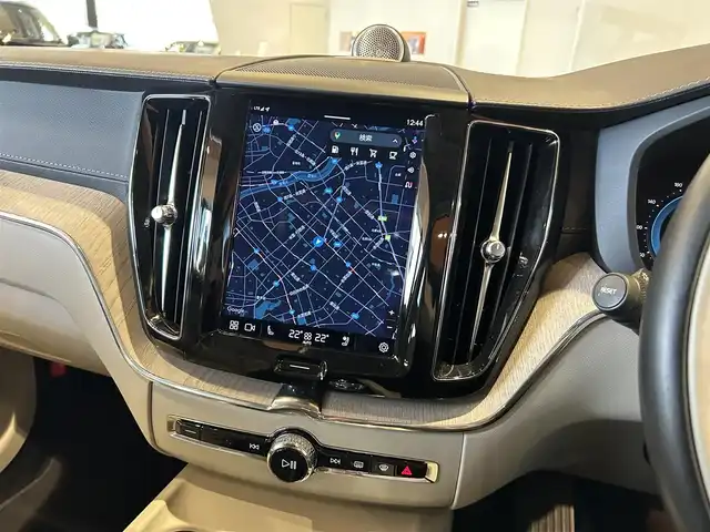 ボルボ ボルボ ＸＣ６０ B5 AWD インスクリプション 道央・札幌 2021(令3)年 3.9万km オニキスブラックP メタリックペイント/ラグジュアリーパッケージ/　・電動パノラマガラスサンルーフ/　・Bowers&Wilkinsプレミアムサウンド/Googleナビ/USB/Bluetooth/360°カメラ/ACC/BLIS/CTA/パイロットアシスト/LKA/CitySafety/フルアクティブハイビーム/ワイヤレスチャージング/LEDヘッドライト/ヘッドアップディスプレイ/ナッパレザーシート/シートヒーター/シートベンチレーション/ステアリングヒーター/パワーテールゲート/Googleナビは2025年12月以降は有償(無料期間4年)