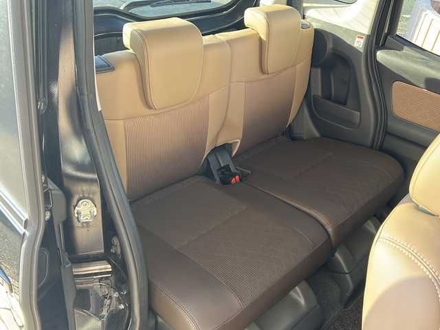 日産 デイズ ルークス HWS X Vセレクション 静岡県 2017(平29)年 7.6万km アメジストブラックP/ピンクゴールドM 純正ナビ/・iPod/・SD/・FM/AM/・フルセグTV/・USB/・Bluetooth/・CD/DVD/・MUSIC STOCKER/主要装備/・両側パワースライドドア/・オートエアコン/・エマージェンシーブレーキ/・アイドリングストップ/・横滑り防止装置/・オートハイビーム/・アラウンドビューモニター/・後席サーキュレーター/・１５インチ純正アルミ/・ＬＥＤヘッドライト/・フォグランプ