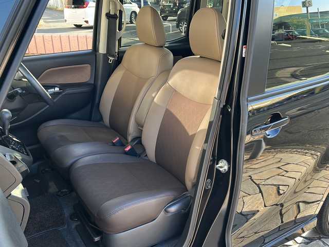 日産 デイズ ルークス HWS X Vセレクション 静岡県 2017(平29)年 7.6万km アメジストブラックP/ピンクゴールドM 純正ナビ/・iPod/・SD/・FM/AM/・フルセグTV/・USB/・Bluetooth/・CD/DVD/・MUSIC STOCKER/主要装備/・両側パワースライドドア/・オートエアコン/・エマージェンシーブレーキ/・アイドリングストップ/・横滑り防止装置/・オートハイビーム/・アラウンドビューモニター/・後席サーキュレーター/・１５インチ純正アルミ/・ＬＥＤヘッドライト/・フォグランプ