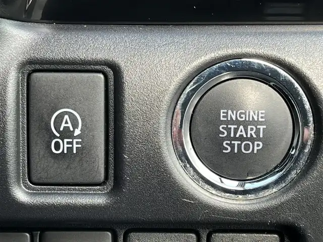 トヨタ ヴォクシー ZS 煌Ⅲ 奈良県 2020(令2)年 5.5万km ブラック 純正9インチナビ（NSZT-Y68T）/（フルセグ/BT/CD/DVD)/クルーズコントロール/バックカメラ/前後コーナーセンサー/プリクラッシュセーフティ/レーンキープアシスト/両側パワースライドドア/ハーフレザーシート/後席サンシェード/ETC2.0/前後ドライブレコーダー（DC-DR652）/純正16インチAW/取り扱い説明書/スペアキーX1