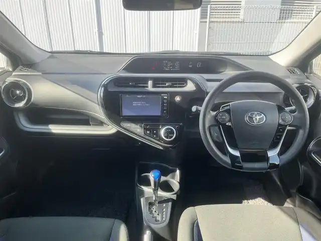 トヨタ アクア S 島根県 2018(平30)年 5.7万km コバルトブルーメタリック 純正SDナビ　/フルセグTV　/Ｂｌｕｅｔｏｏｔｈ接続　/バックカメラ　/ビルトインＥＴＣ　/衝突被害軽減システム　/アイドリングストップ　/横滑り防止装置　/純正フロアマット　/保証書　/取扱説明書　/スペアキー1本