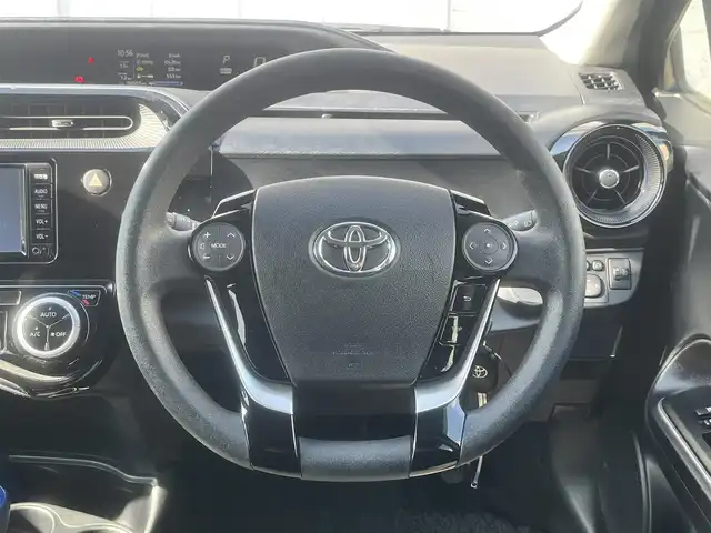 トヨタ アクア S 島根県 2018(平30)年 5.7万km コバルトブルーメタリック 純正SDナビ　/フルセグTV　/Ｂｌｕｅｔｏｏｔｈ接続　/バックカメラ　/ビルトインＥＴＣ　/衝突被害軽減システム　/アイドリングストップ　/横滑り防止装置　/純正フロアマット　/保証書　/取扱説明書　/スペアキー1本