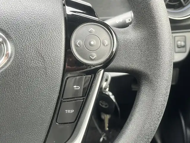 トヨタ アクア S 島根県 2018(平30)年 5.7万km コバルトブルーメタリック 純正SDナビ　/フルセグTV　/Ｂｌｕｅｔｏｏｔｈ接続　/バックカメラ　/ビルトインＥＴＣ　/衝突被害軽減システム　/アイドリングストップ　/横滑り防止装置　/純正フロアマット　/保証書　/取扱説明書　/スペアキー1本