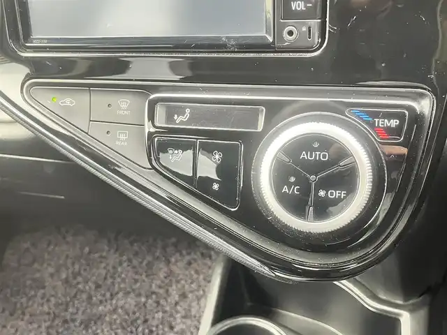 トヨタ アクア S 島根県 2018(平30)年 5.7万km コバルトブルーメタリック 純正SDナビ　/フルセグTV　/Ｂｌｕｅｔｏｏｔｈ接続　/バックカメラ　/ビルトインＥＴＣ　/衝突被害軽減システム　/アイドリングストップ　/横滑り防止装置　/純正フロアマット　/保証書　/取扱説明書　/スペアキー1本