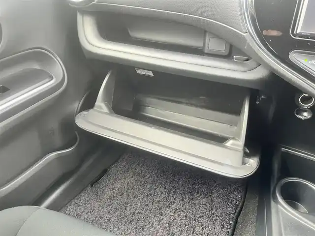 トヨタ アクア S 島根県 2018(平30)年 5.7万km コバルトブルーメタリック 純正SDナビ　/フルセグTV　/Ｂｌｕｅｔｏｏｔｈ接続　/バックカメラ　/ビルトインＥＴＣ　/衝突被害軽減システム　/アイドリングストップ　/横滑り防止装置　/純正フロアマット　/保証書　/取扱説明書　/スペアキー1本