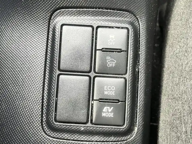 トヨタ アクア S 島根県 2018(平30)年 5.7万km コバルトブルーメタリック 純正SDナビ　/フルセグTV　/Ｂｌｕｅｔｏｏｔｈ接続　/バックカメラ　/ビルトインＥＴＣ　/衝突被害軽減システム　/アイドリングストップ　/横滑り防止装置　/純正フロアマット　/保証書　/取扱説明書　/スペアキー1本