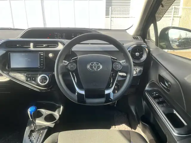 トヨタ アクア S 島根県 2018(平30)年 5.7万km コバルトブルーメタリック 純正SDナビ　/フルセグTV　/Ｂｌｕｅｔｏｏｔｈ接続　/バックカメラ　/ビルトインＥＴＣ　/衝突被害軽減システム　/アイドリングストップ　/横滑り防止装置　/純正フロアマット　/保証書　/取扱説明書　/スペアキー1本