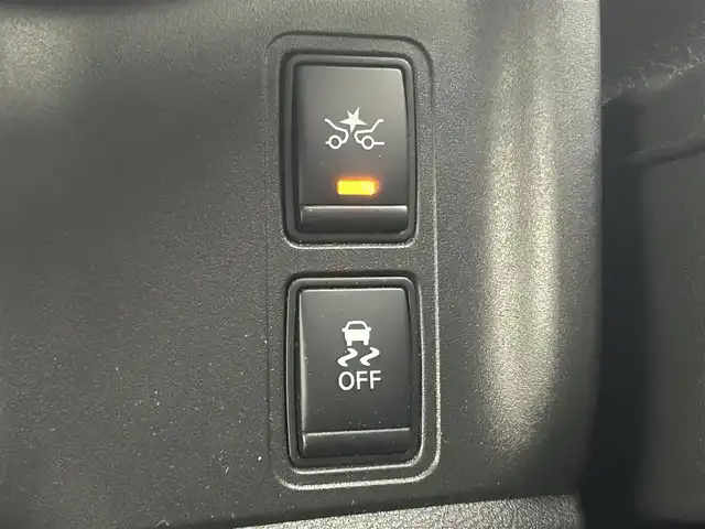 日産 セレナ e－パワー ハイウェイスター 千葉県 2018(平30)年 7.5万km ブリリアントシルバー 禁煙車/エマージェンシーブレーキ/・インテリジェントパーキングアシスト/・プロパイロット/・車線逸脱警報システム/両側パワースライドドア/純正9インチメモリナビ/・型番:MM518D-L/・CD/DVD/USB/Bluetooth/フルセグTV/・ビルトインETC/・アラウンドビューモニター/・インテリジェントルームミラー/フリップダウンモニター/革巻きステアリング/・ステアリングスイッチ/・ステアリングヒーター/電子パーキング/・ブレーキホールド/左右独立エアコン/純正フロアマット/純正15インチAW/オートライト/・LEDヘッドライト/・LEDフォグランプ