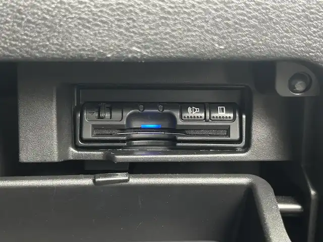 日産 セレナ e－パワー ハイウェイスター 千葉県 2018(平30)年 7.5万km ブリリアントシルバー 禁煙車/エマージェンシーブレーキ/・インテリジェントパーキングアシスト/・プロパイロット/・車線逸脱警報システム/両側パワースライドドア/純正9インチメモリナビ/・型番:MM518D-L/・CD/DVD/USB/Bluetooth/フルセグTV/・ビルトインETC/・アラウンドビューモニター/・インテリジェントルームミラー/フリップダウンモニター/革巻きステアリング/・ステアリングスイッチ/・ステアリングヒーター/電子パーキング/・ブレーキホールド/左右独立エアコン/純正フロアマット/純正15インチAW/オートライト/・LEDヘッドライト/・LEDフォグランプ