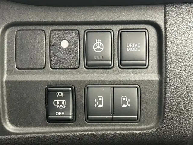 日産 セレナ e－パワー ハイウェイスター 千葉県 2018(平30)年 7.5万km ブリリアントシルバー 禁煙車/エマージェンシーブレーキ/・インテリジェントパーキングアシスト/・プロパイロット/・車線逸脱警報システム/両側パワースライドドア/純正9インチメモリナビ/・型番:MM518D-L/・CD/DVD/USB/Bluetooth/フルセグTV/・ビルトインETC/・アラウンドビューモニター/・インテリジェントルームミラー/フリップダウンモニター/革巻きステアリング/・ステアリングスイッチ/・ステアリングヒーター/電子パーキング/・ブレーキホールド/左右独立エアコン/純正フロアマット/純正15インチAW/オートライト/・LEDヘッドライト/・LEDフォグランプ