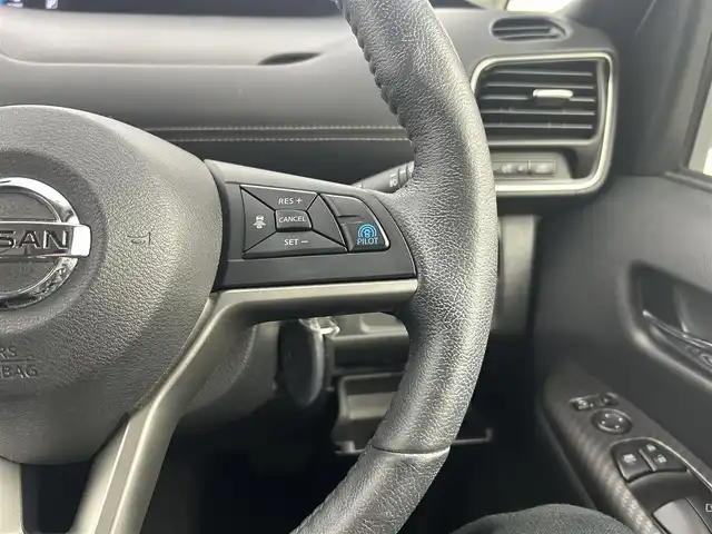 日産 セレナ e－パワー ハイウェイスター 千葉県 2018(平30)年 7.5万km ブリリアントシルバー 禁煙車/エマージェンシーブレーキ/・インテリジェントパーキングアシスト/・プロパイロット/・車線逸脱警報システム/両側パワースライドドア/純正9インチメモリナビ/・型番:MM518D-L/・CD/DVD/USB/Bluetooth/フルセグTV/・ビルトインETC/・アラウンドビューモニター/・インテリジェントルームミラー/フリップダウンモニター/革巻きステアリング/・ステアリングスイッチ/・ステアリングヒーター/電子パーキング/・ブレーキホールド/左右独立エアコン/純正フロアマット/純正15インチAW/オートライト/・LEDヘッドライト/・LEDフォグランプ