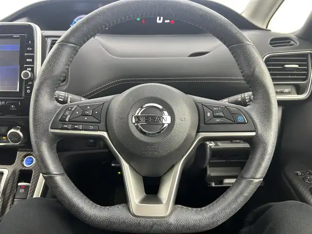 日産 セレナ e－パワー ハイウェイスター 千葉県 2018(平30)年 7.5万km ブリリアントシルバー 禁煙車/エマージェンシーブレーキ/・インテリジェントパーキングアシスト/・プロパイロット/・車線逸脱警報システム/両側パワースライドドア/純正9インチメモリナビ/・型番:MM518D-L/・CD/DVD/USB/Bluetooth/フルセグTV/・ビルトインETC/・アラウンドビューモニター/・インテリジェントルームミラー/フリップダウンモニター/革巻きステアリング/・ステアリングスイッチ/・ステアリングヒーター/電子パーキング/・ブレーキホールド/左右独立エアコン/純正フロアマット/純正15インチAW/オートライト/・LEDヘッドライト/・LEDフォグランプ