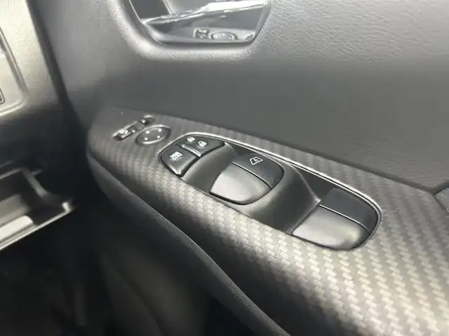 日産 セレナ e－パワー ハイウェイスター 千葉県 2018(平30)年 7.5万km ブリリアントシルバー 禁煙車/エマージェンシーブレーキ/・インテリジェントパーキングアシスト/・プロパイロット/・車線逸脱警報システム/両側パワースライドドア/純正9インチメモリナビ/・型番:MM518D-L/・CD/DVD/USB/Bluetooth/フルセグTV/・ビルトインETC/・アラウンドビューモニター/・インテリジェントルームミラー/フリップダウンモニター/革巻きステアリング/・ステアリングスイッチ/・ステアリングヒーター/電子パーキング/・ブレーキホールド/左右独立エアコン/純正フロアマット/純正15インチAW/オートライト/・LEDヘッドライト/・LEDフォグランプ