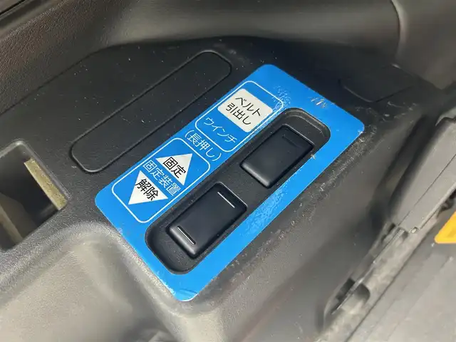 日産 セレナ e－パワー ハイウェイスター 千葉県 2018(平30)年 7.5万km ブリリアントシルバー 禁煙車/エマージェンシーブレーキ/・インテリジェントパーキングアシスト/・プロパイロット/・車線逸脱警報システム/両側パワースライドドア/純正9インチメモリナビ/・型番:MM518D-L/・CD/DVD/USB/Bluetooth/フルセグTV/・ビルトインETC/・アラウンドビューモニター/・インテリジェントルームミラー/フリップダウンモニター/革巻きステアリング/・ステアリングスイッチ/・ステアリングヒーター/電子パーキング/・ブレーキホールド/左右独立エアコン/純正フロアマット/純正15インチAW/オートライト/・LEDヘッドライト/・LEDフォグランプ