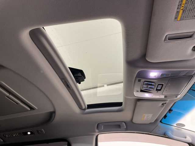 トヨタ アルファード S Cパッケージ 愛媛県 2017(平29)年 9万km ホワイトパールクリスタルシャイン ツインムーンルーフ/純正ナビ/フルセグTV/Bluetooth/バックカメラ/純正12.1型フリップダウンモニター/ETC/LEDヘッドライト/ハーフレザーシート/ウッドコンビハンドル/エグゼクティブパワーシート/レーダークルーズコントロール/パワーバックドア/ステアリングヒーター/ドライブレコーダー