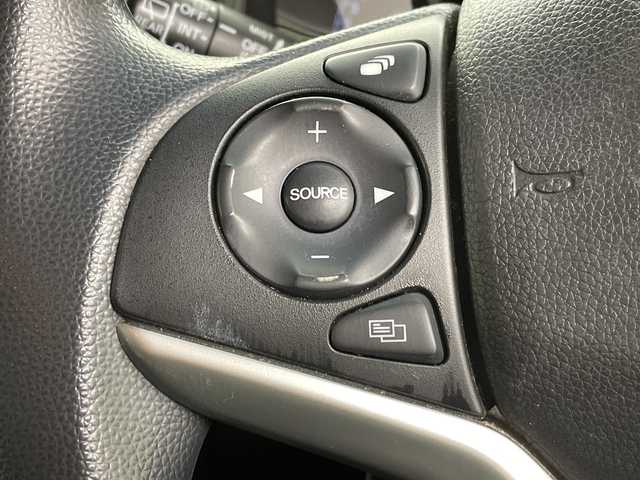 ホンダ フィット 13G L ホンダセンシング 福島県 2017(平29)年 10.5万km プレミアムホワイトパールⅡ /禁煙車//レーダークルーズコントロール//純正ナビ/フルセグＴＶ　/ＵＳＢ/BT//バックカメラ//ビルトインＥＴＣ//ドライブレコーダー//レーンアシスト//アルミ付きスタッドレス積込//ＬＥＤライト//ステアリングリモコン//レーンアシスト//オートハイビーム//フォグライト