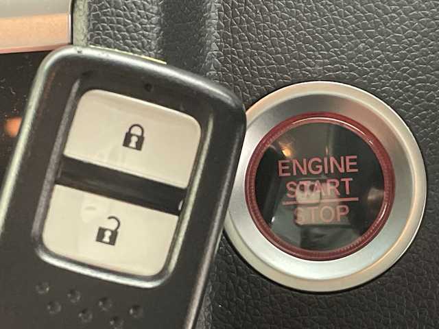 ホンダ フィット 13G L ホンダセンシング 福島県 2017(平29)年 10.5万km プレミアムホワイトパールⅡ /禁煙車//レーダークルーズコントロール//純正ナビ/フルセグＴＶ　/ＵＳＢ/BT//バックカメラ//ビルトインＥＴＣ//ドライブレコーダー//レーンアシスト//アルミ付きスタッドレス積込//ＬＥＤライト//ステアリングリモコン//レーンアシスト//オートハイビーム//フォグライト