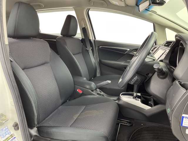 ホンダ フィット 13G L ホンダセンシング 福島県 2017(平29)年 10.5万km プレミアムホワイトパールⅡ /禁煙車//レーダークルーズコントロール//純正ナビ/フルセグＴＶ　/ＵＳＢ/BT//バックカメラ//ビルトインＥＴＣ//ドライブレコーダー//レーンアシスト//アルミ付きスタッドレス積込//ＬＥＤライト//ステアリングリモコン//レーンアシスト//オートハイビーム//フォグライト