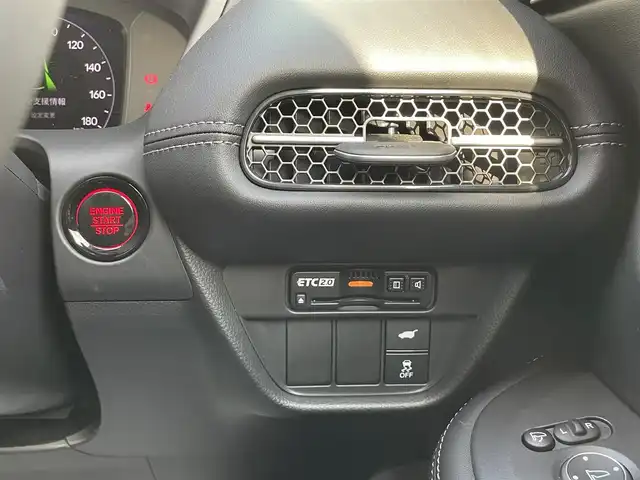 ホンダ ＺＲ－Ｖ Z 宮崎県 2023(令5)年 3万km スーパープラチナグレーメタリック メーカー純正ナビ/全方位カメラ/アダプティブクルーズコントロール/レーンキープアシスト/前後ドライブレコーダー/電動リアゲート/ETC2.0/パワーシート(D/N)/レザーシート/シートヒーター(D/N)/ブラインドスポットインフォメーション/衝突軽減ブレーキ/ステアリングヒーター/置くだけ充電/メモリーシート