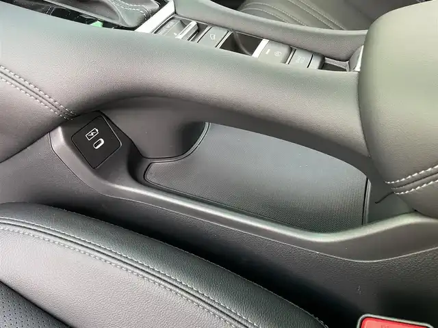 ホンダ ＺＲ－Ｖ Z 宮崎県 2023(令5)年 3万km スーパープラチナグレーメタリック メーカー純正ナビ/全方位カメラ/アダプティブクルーズコントロール/レーンキープアシスト/前後ドライブレコーダー/電動リアゲート/ETC2.0/パワーシート(D/N)/レザーシート/シートヒーター(D/N)/ブラインドスポットインフォメーション/衝突軽減ブレーキ/ステアリングヒーター/置くだけ充電/メモリーシート