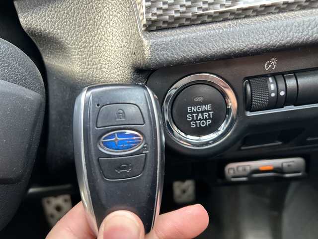 スバル フォレスター S－リミテッド 長野県 2015(平27)年 7.8万km ヴェネチアンレッドパール ・社外ナビ/(Bluetooth/ワンセグTV/DVD)/・バックカメラ/・クルーズコントロール/・純正ビルトインETC/・前後ドライブレコーダー/・純正フロアマット/・パワーシート(D+N席)/・ハーフレザーシート/・シートヒーター(D+N席)/・ルーフレール/・純正18インチアルミホイール/・取扱説明書/・保証書