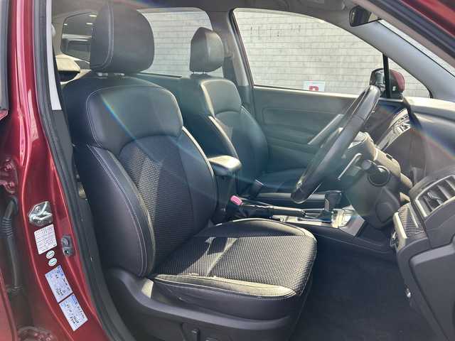 スバル フォレスター S－リミテッド 長野県 2015(平27)年 7.8万km ヴェネチアンレッドパール ・社外ナビ/(Bluetooth/ワンセグTV/DVD)/・バックカメラ/・クルーズコントロール/・純正ビルトインETC/・前後ドライブレコーダー/・純正フロアマット/・パワーシート(D+N席)/・ハーフレザーシート/・シートヒーター(D+N席)/・ルーフレール/・純正18インチアルミホイール/・取扱説明書/・保証書