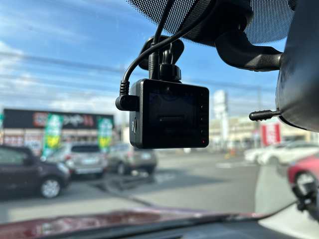 スバル フォレスター S－リミテッド 長野県 2015(平27)年 7.8万km ヴェネチアンレッドパール ・社外ナビ/(Bluetooth/ワンセグTV/DVD)/・バックカメラ/・クルーズコントロール/・純正ビルトインETC/・前後ドライブレコーダー/・純正フロアマット/・パワーシート(D+N席)/・ハーフレザーシート/・シートヒーター(D+N席)/・ルーフレール/・純正18インチアルミホイール/・取扱説明書/・保証書