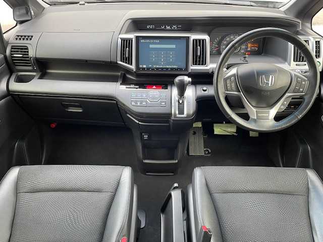 ホンダ ステップワゴン スパーダ Z クールスピリット 富山県 2014(平26)年 9.6万km プレミアムコスミックバイオレットパール フリップダウンモニター/純正ナビ/バックカメラ/ETC/クルーズコントロール/両側パワースライドドア/16インチアルミホイール/ハーフレザーシート/HIDヘッドライト/オートライト/ステアリングリモコン