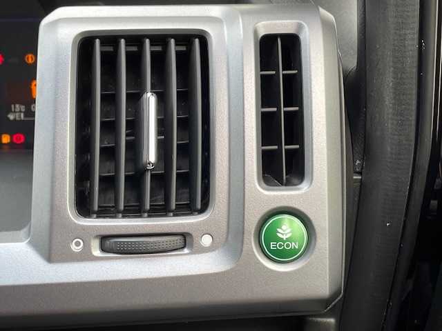 ホンダ ステップワゴン スパーダ Z クールスピリット 富山県 2014(平26)年 9.6万km プレミアムコスミックバイオレットパール フリップダウンモニター/純正ナビ/バックカメラ/ETC/クルーズコントロール/両側パワースライドドア/16インチアルミホイール/ハーフレザーシート/HIDヘッドライト/オートライト/ステアリングリモコン