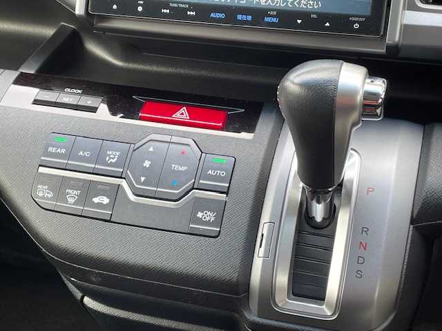 ホンダ ステップワゴン スパーダ Z クールスピリット 富山県 2014(平26)年 9.6万km プレミアムコスミックバイオレットパール フリップダウンモニター/純正ナビ/バックカメラ/ETC/クルーズコントロール/両側パワースライドドア/16インチアルミホイール/ハーフレザーシート/HIDヘッドライト/オートライト/ステアリングリモコン