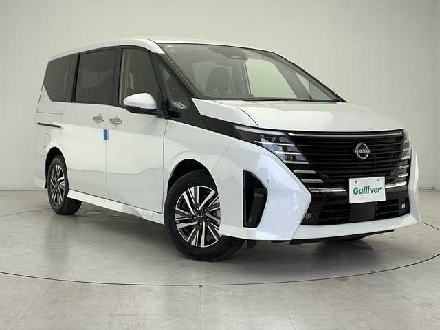 日産 セレナ e－パワー ハイウェイスター V 千葉県 2025(令7)年 0.1万km未満 プリズムホワイト e-POWER　ハイウエイスターV　/ヘッドランプ オートレベライザー+アダプティブLEDヘッドライトシステム+インテリジェント /アラウンドビューモニター（移動物 検知機能付）/インテリジェント ルームミラー/アドバンスドドライブアシストディスプレイ（12.3インチカラーディスプレイ）/統合型インターフェースディスプレイ/ワイヤレス充電器/6スピーカー/NissanConnectナビゲーションシステム（地デジ内蔵）対応/車載通信ユニット（TCU［Telematics Control Unit］）ETC2.0ユニット（ビルトインタイプ）/プロパイロット（ナビリンク機能付）/プロパイロット緊急停止支援システム（SOSコール機能付）/踏み間違い防止アシスト/フルセグテレビ